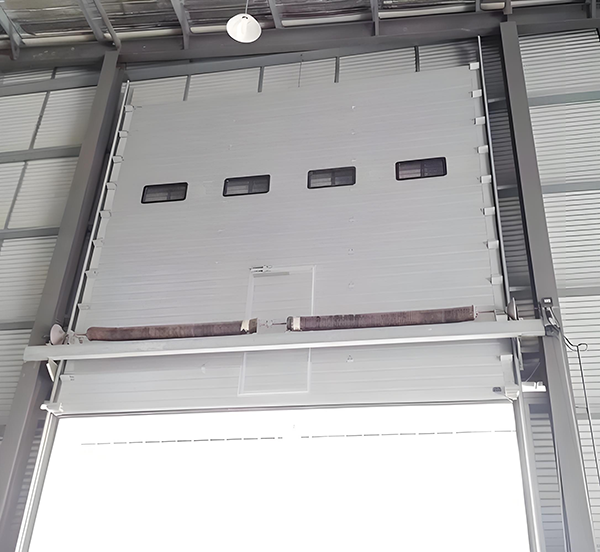 乌苏工业滑升门