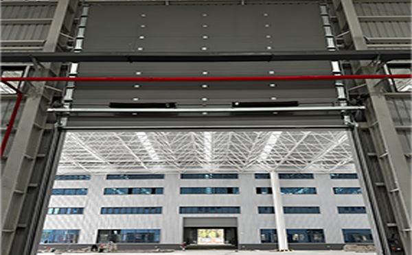 乌苏工业提升门