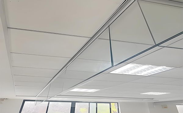 乌苏玻璃挡烟垂壁