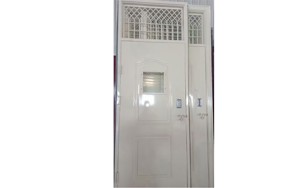 乌苏学校教室门