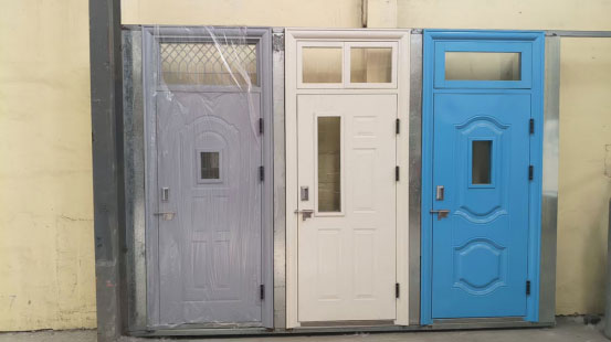 乌苏学校教室门