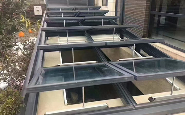 某轨道交通车辆维修车间乌苏排烟窗应用