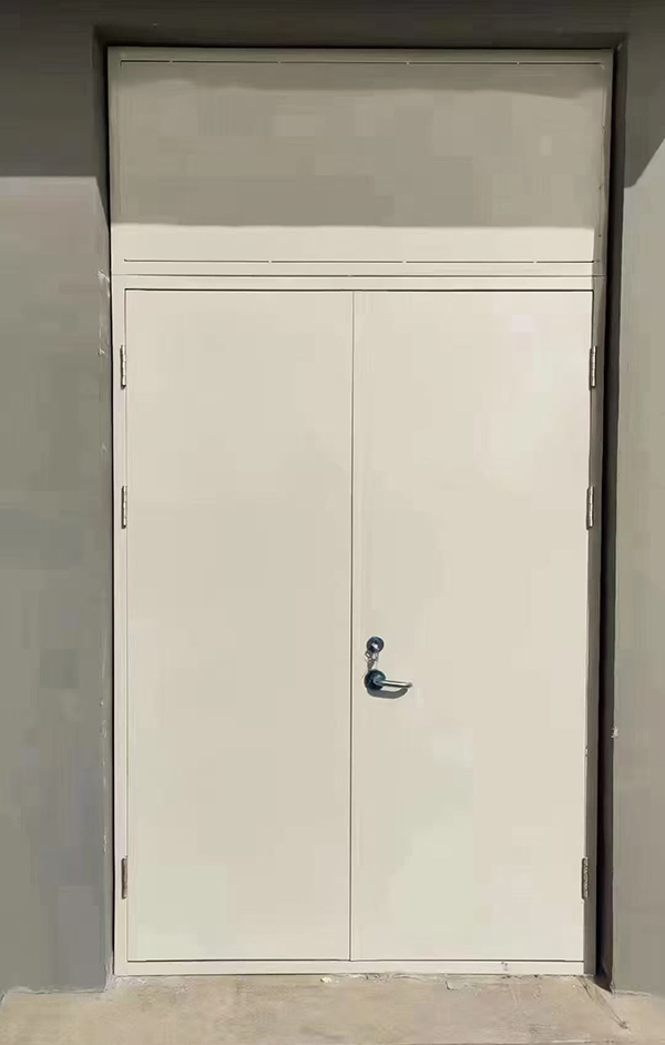 展览馆项目完成大跨度乌苏防火门安装